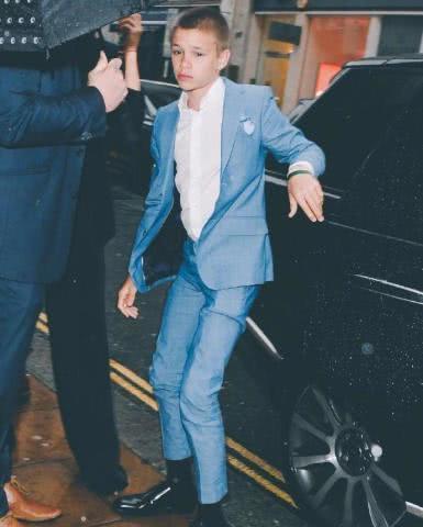 16岁身家超4千万 小贝家最能挣钱的娃，竟是最不起眼的他