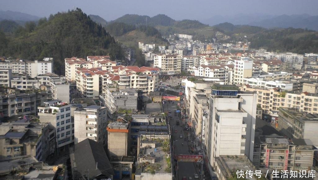  【县城】湖北“最辛苦”的县城：开车要8小时才到省会，是你的家