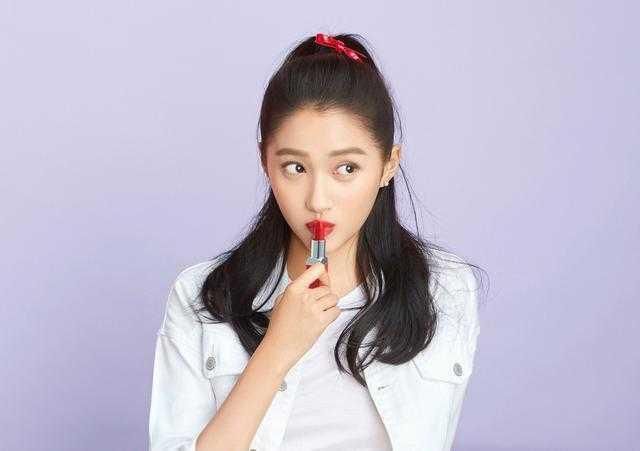 鹿晗关晓彤恋情公开另有隐情?为何公布恋情后她疯狂遭路人骂?