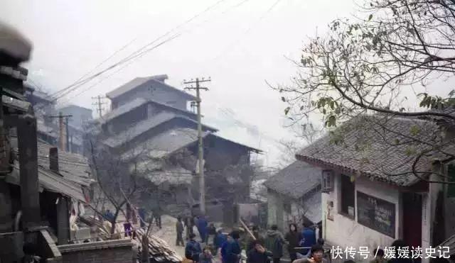 70年代，解放碑还是最高的建筑——老照片上的重庆记忆