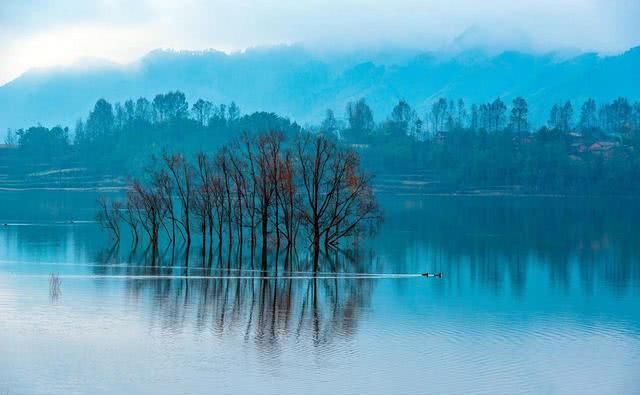 隐藏在云南的浪漫湖泊，因思念一人，便起名“念湖”