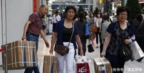 日本从中国进口的商品,回国后价格暴增十倍,中国人居然抢着买
