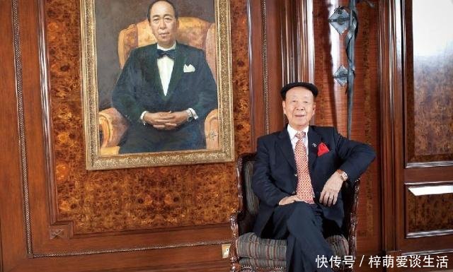 这位澳门新赌王，16岁赚的钱能买一条街，捐款百亿却吃了数年包子