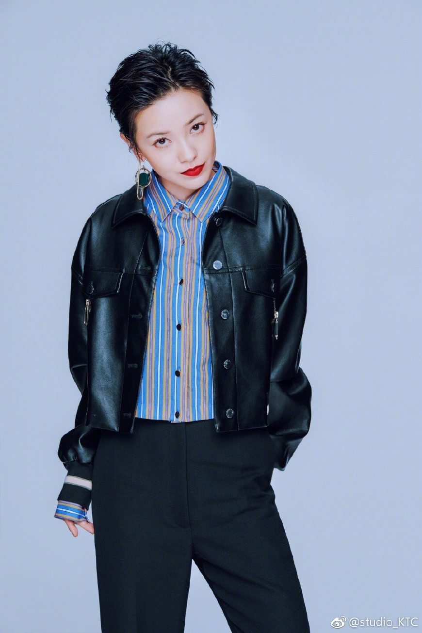 短发女神郭采洁，158的她穿出了2米大长腿，气质霸气瞬间爆棚