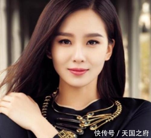 #漂亮#女人若想让别人夸漂亮,这4个地方要花功夫,越老越耐看