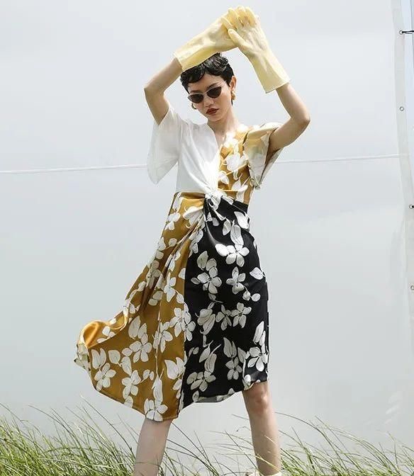 撞色拼接@作为一枚精致的女生,衣橱里需要哪些基础款的时尚单品?