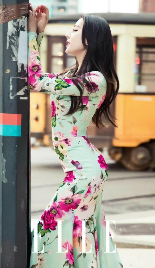 同是S型身材,热巴妩媚?柳岩却性感不过她?网友:最自然的S型