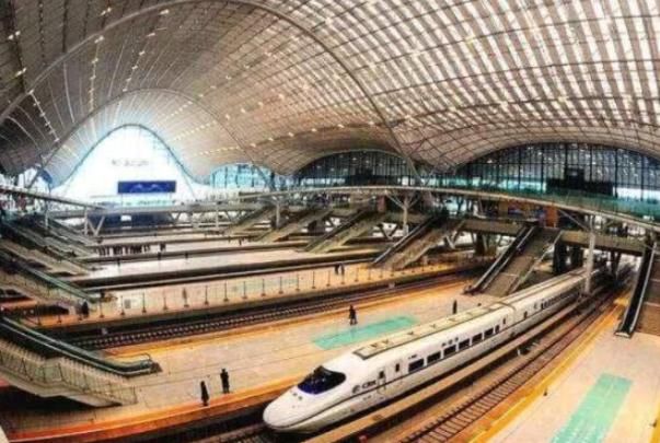  夏邑县■中国“奇葩”的火车站，到站了还没人敢下车，乘客都笑