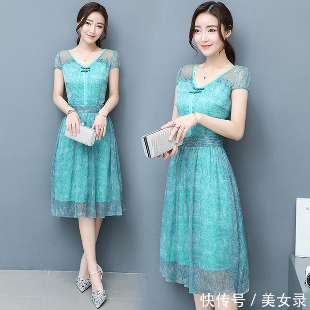 裙子粉粉嫩嫩的，颜色衬肤白，做工也挺精细的，很淑女风的连衣裙