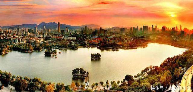  升级@中国发展最快的两座大城市, 一个已成功升级为国家中心城市