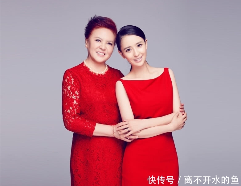  『看起来』佟丽娅犹如画中美人！一袭红裙演绎绝美中国风，36岁这么穿好高级