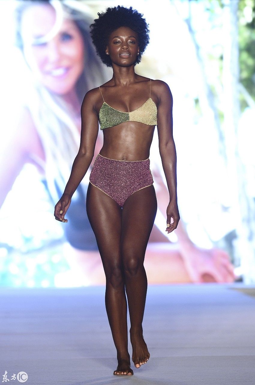 女神出没，请注意!2019年迈阿密时装周泳装速递
