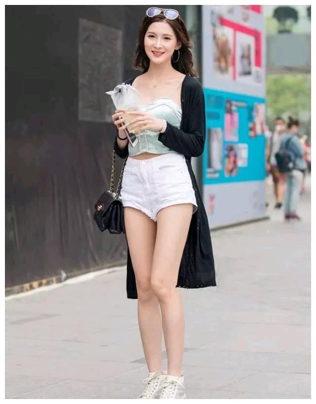 街拍：图1青春靓丽，图4韵味十足，图7身材火辣让人面红心跳