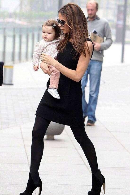 高跟鞋到底多难穿? 杨超越节目录制偷偷脱鞋, 宋茜的脚成了这样!