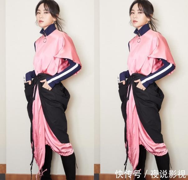 周笔畅高估了自己，自以为披一块布很时尚，不料穿出满满的尴尬