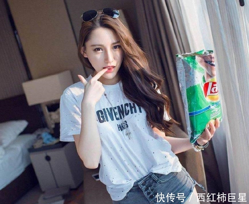  「美女」清爽活力的牛仔裤美女, 秀出独特的自我, 一眼就出挑!