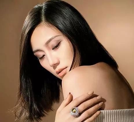 「性格」看戒指戴在哪只手就知道你是什么性格的人!准!赶紧来测测