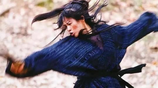  『洗脑』章子怡凭《2046》五番角色就能拿到金像奖影后，别被番位论洗脑