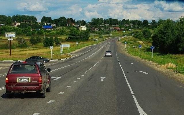 世界面积第一大国，比两个澳洲还要大，却连高速公路都没有几条