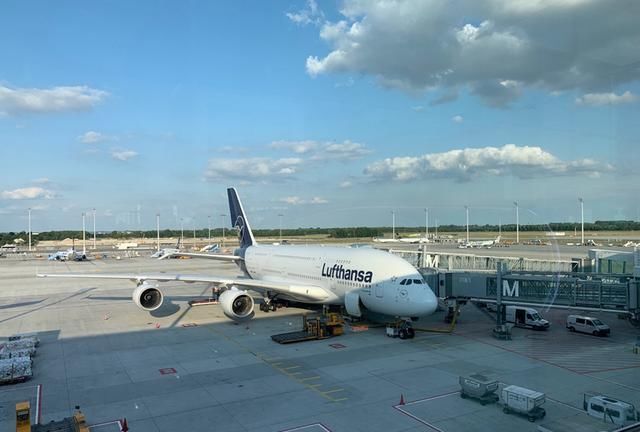 飞机也能等人！德国汉莎航空A380头等舱，LH722 慕尼黑到北京