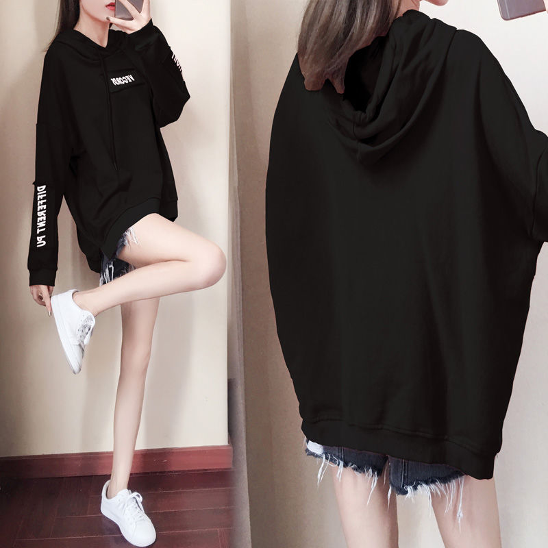 今年秋天，万万不穿毛衣，这样的卫衣裙时髦还洋气，貌美超显嫩