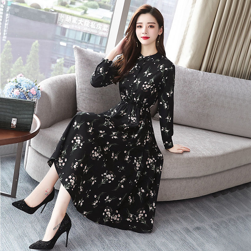 今年流行“碎花裙”、洋气显瘦显贵气、7080女人穿年轻超美嫩