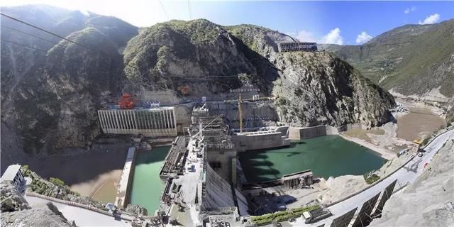 乌弄龙水电站建成投产，澜沧江干流上建设了12座水电站