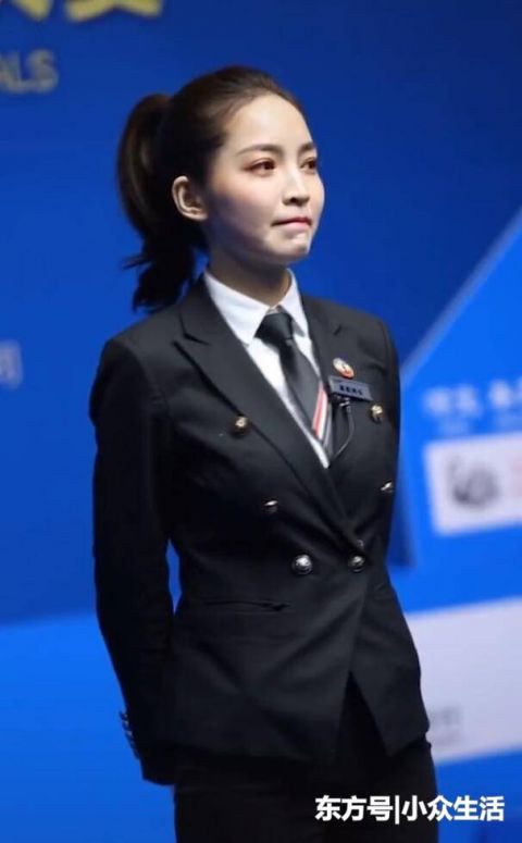  美女|桌球裁判王钟瑶穿上旗袍后，有一种扑面而来的清纯