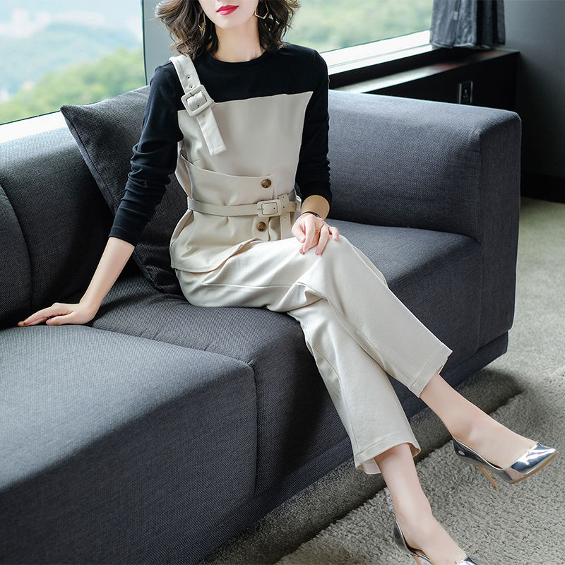 去年从未见过这么洋气的女装，比旗袍美嫩、比运动装时尚，还便宜