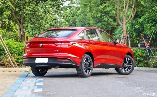  『服务无疑』长4米9的B级车，能自动驾驶，付2020元就能提走，不满意还能退