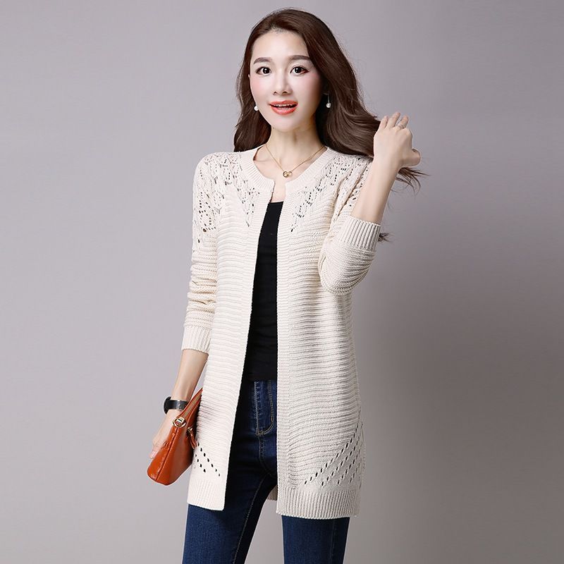 有一种秋装:叫秋开衫，35岁的美女穿气质十足，上档次特显年轻