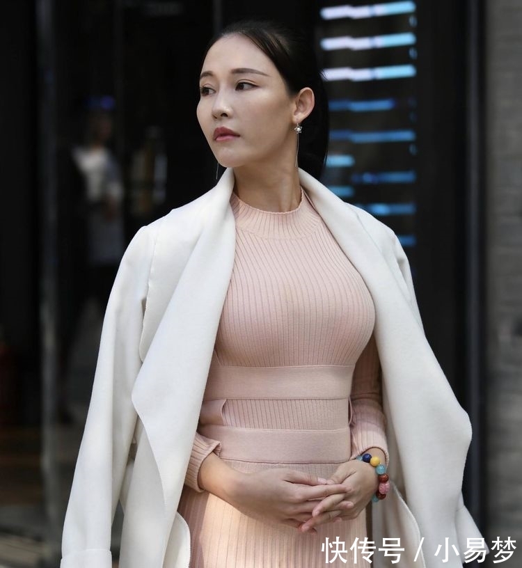  女性：回头率高是有原因的，视觉冲击太“吸晴”女人都投来羡慕的眼光