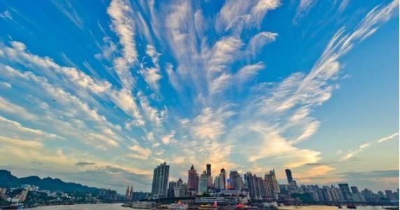 #当地#中国西部非常优秀的城市,GDP紧追广州,面积是深圳的四十多倍