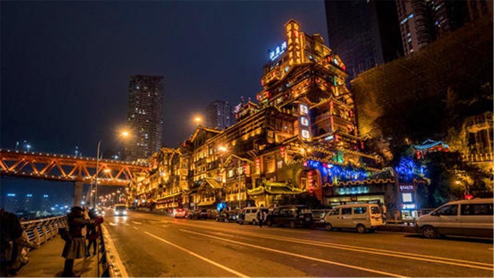  我国@我国17个万亿俱乐部城市，无一例外都是四大城市群核心城市