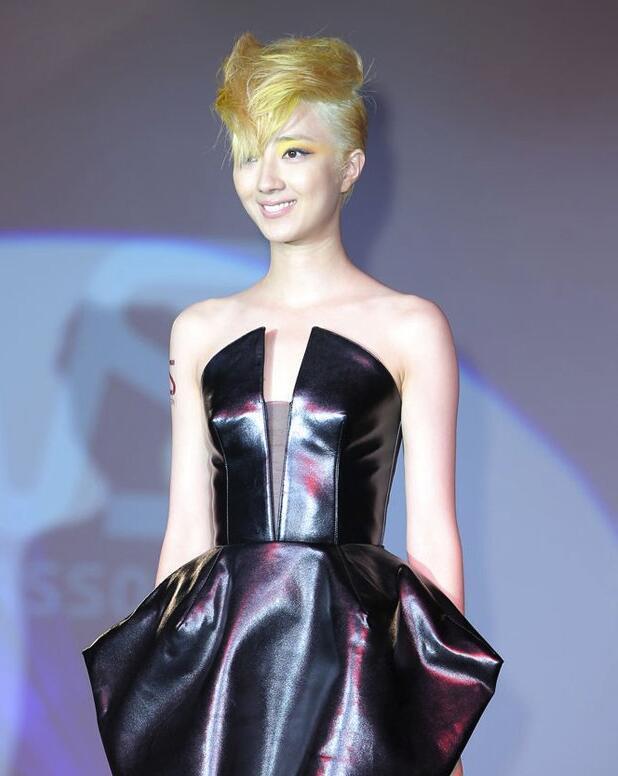 明星活动穿礼服，刘涛显高雅，蒋欣的环保，桂纶镁透着霸气