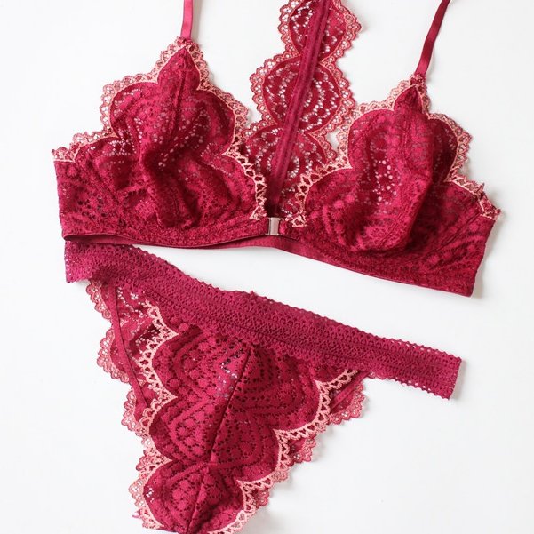 好身材要显摆，聚拢套装+蕾丝，让你女人味十足