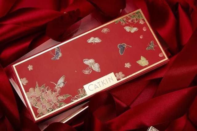 超火火火的中国风眼影出现了！眼妆美上天，我要回购一辈子！