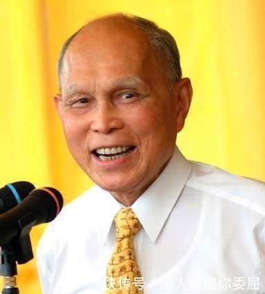  #后代#爱国企业家霍英东，有三房太太，对于后代有着不同的要求