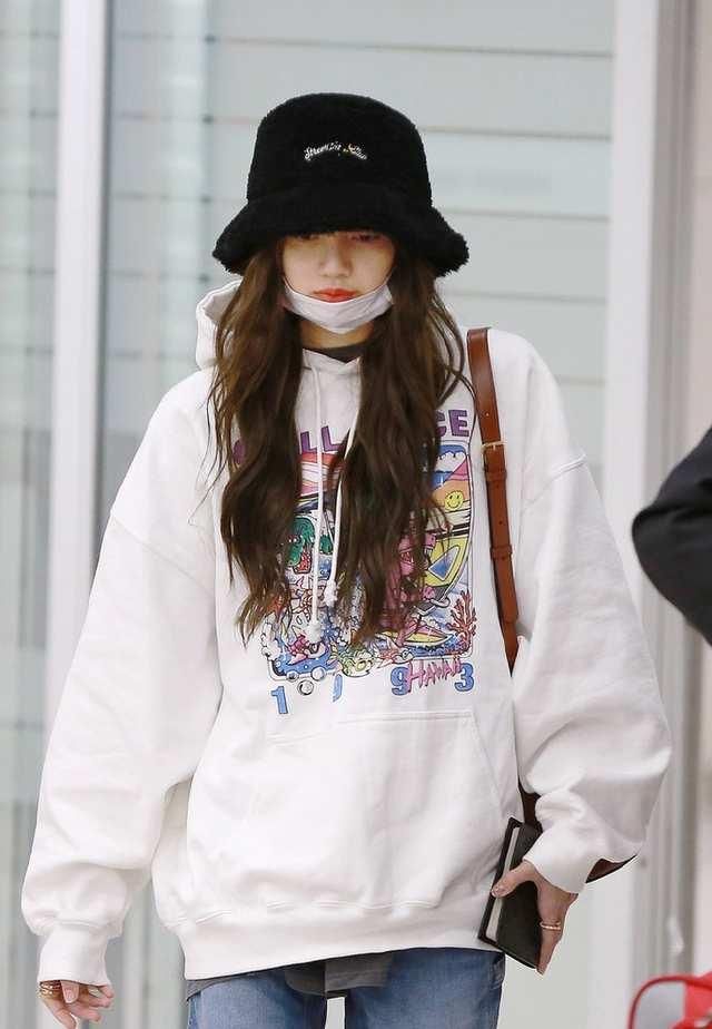  #联名#lisa的卫衣怎么这么眼熟？原来顶级爱豆也穿网红款？