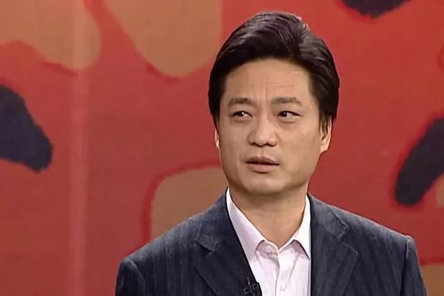 黄毅清连发十几条微博称崔永元包养情妇，微博中五个字暴露了真相