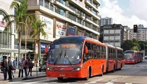  [公交车]世界上最长的公交车，整车全长30米，载客量可以跟地铁