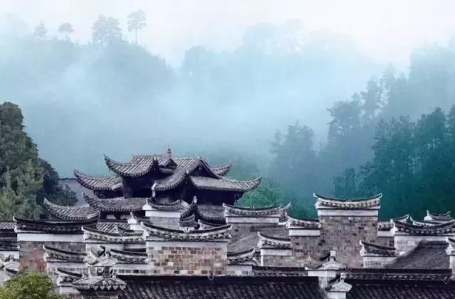 春天最适合一个人小住几日的安静古镇，累了就出去走走！