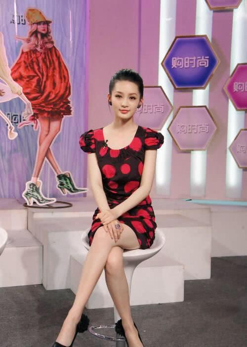 吴谨言的高跟鞋，李一桐的高跟鞋，关晓彤的高跟鞋，一双比一双美