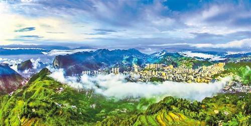 重庆这个县被誉为渝鄂咽喉,以八面山为分水岭,深藏于武陵山腹地