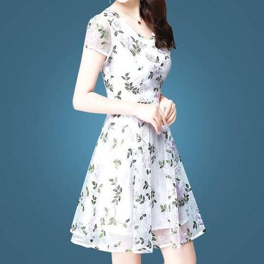 这种连衣裙上身才知道有多美！气场满满，嫩上添嫩，清凉又惬意