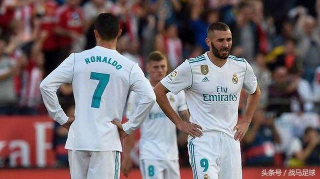 本泽马发文感谢皇马，经纪人辟谣遭猜测！背锅侠何去何从？