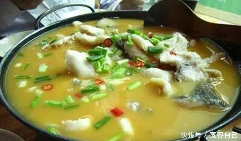 云南省资讯｜云南天坑中藏有一个村子，与世隔绝，村民60年未出过