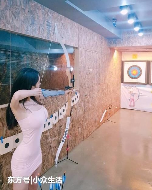 街拍：射击场上的小姐姐，你敢娶这样的妹子吗?