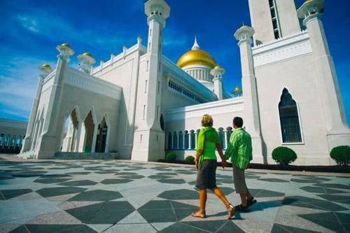  「教育」这个小国家却成为亚洲最富：国民不用交税，医疗教育全