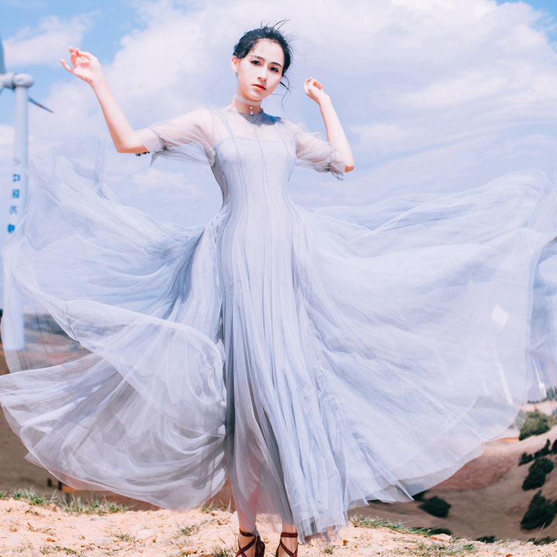 哪个流氓设计的“沙滩裙”，身材苗条曲线婀娜，太迷人了~